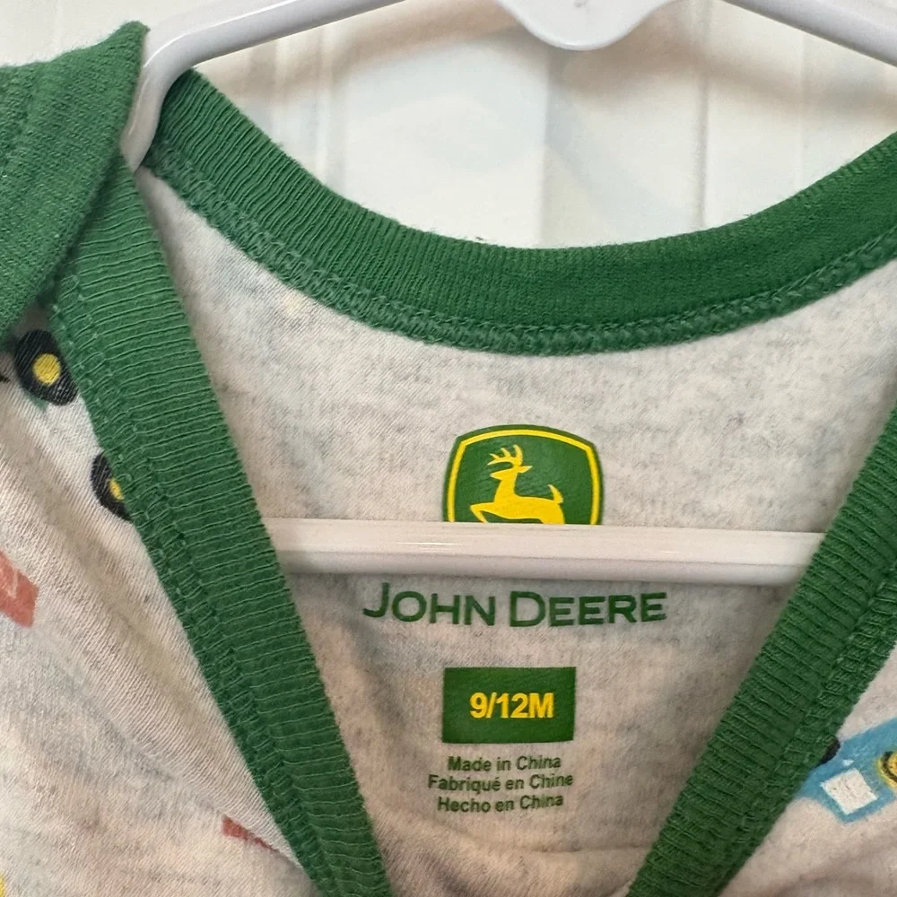 John Deere Gray Long Sleeve Bodysuit Size 9-12‎ Months